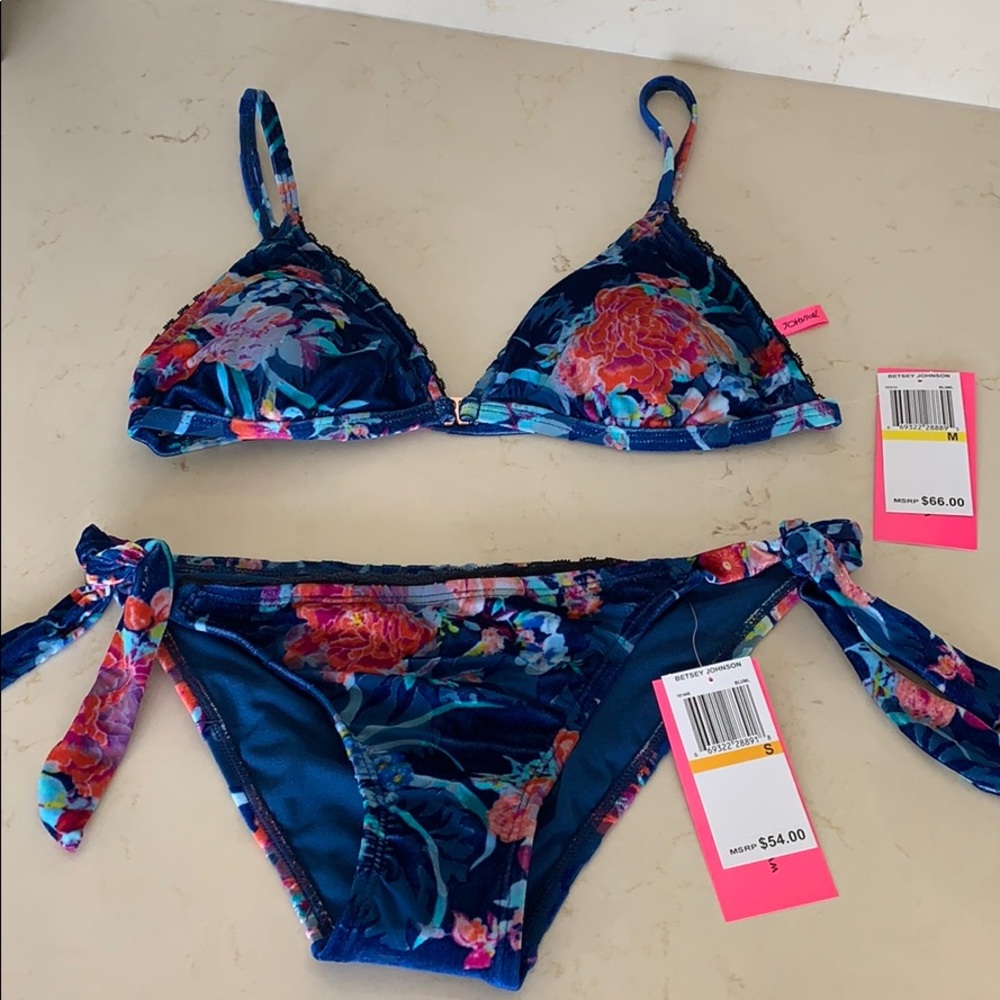 Betsy Johnson bikini